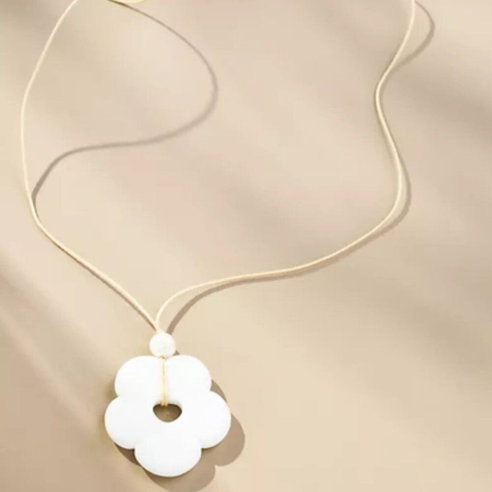 Fraiser Y2K Violet Pearl Cord Choker Necklace In White